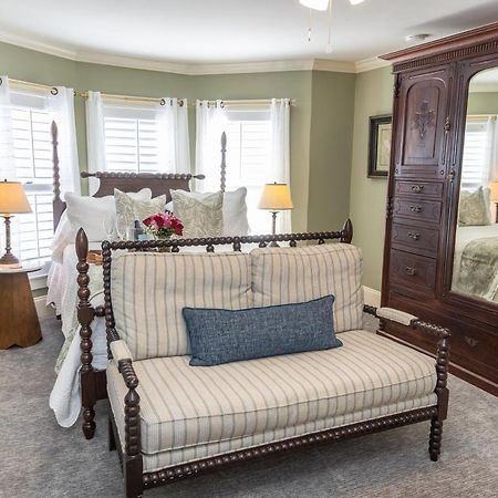 White Doe Inn Bed & Breakfast Manteo Exterior foto