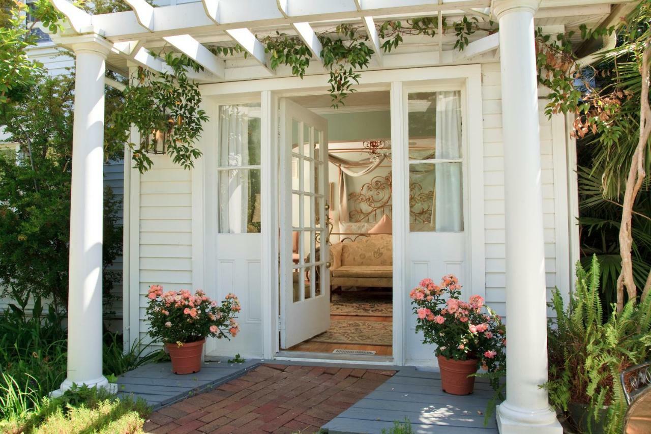 White Doe Inn Bed & Breakfast Manteo Exterior foto